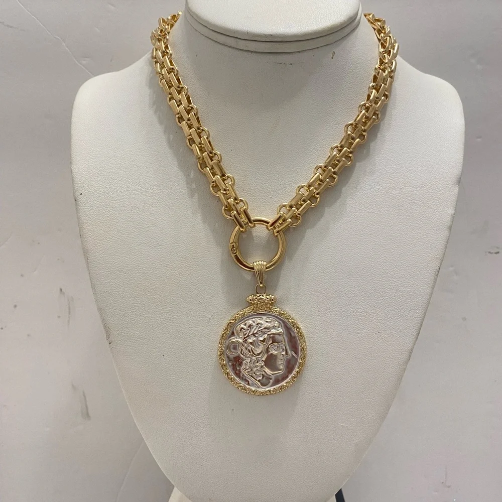 Gold-Tone Medallion Pendant Necklace - Elegant Statement Jewelry